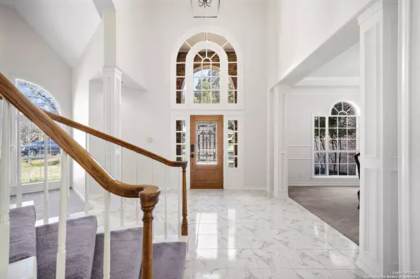 10107 PEMCREST, San Antonio, TX 78240-2550