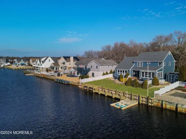 22 Elm Street, Bayville, NJ 08721