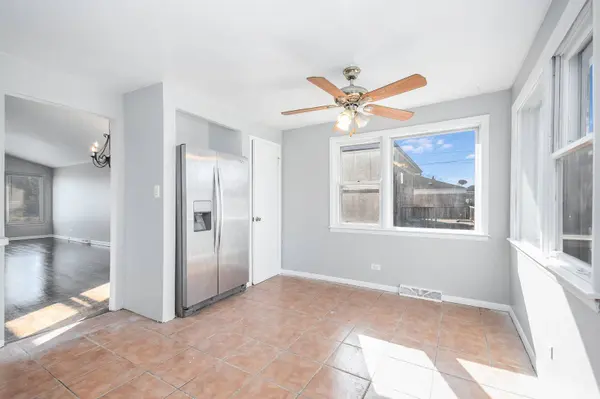 8928 S 49th Court, Oak Lawn, IL 60453