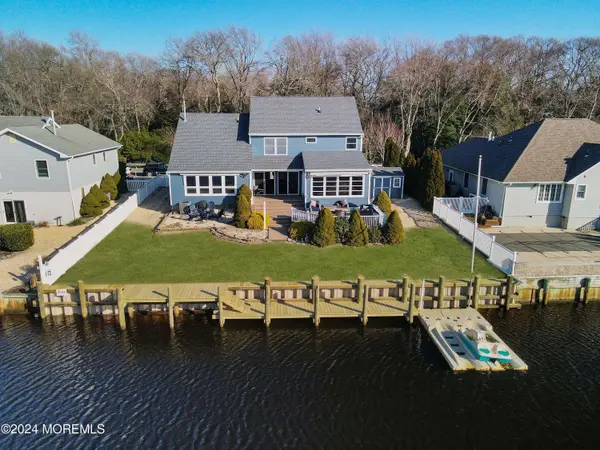 22 Elm Street, Bayville, NJ 08721
