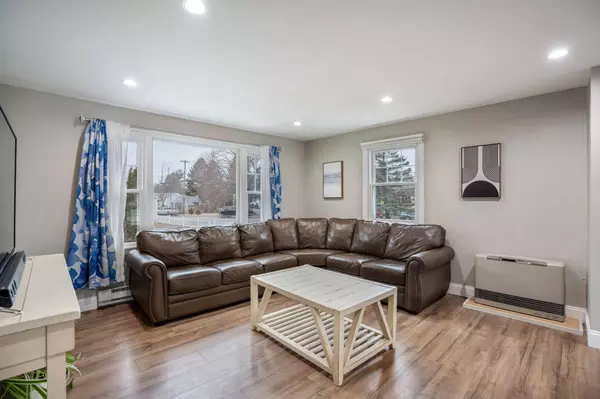 8 Orlando ST, South Portland, ME 04106