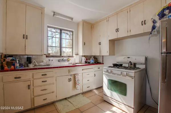 3028 E Drachman Street, Tucson, AZ 85716