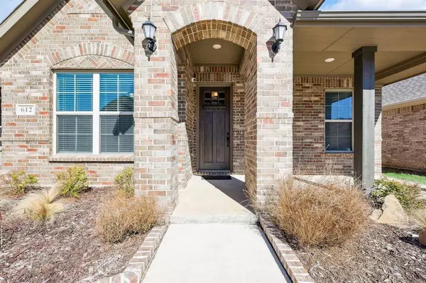 612 Lamp Post Lane, Argyle, TX 76226