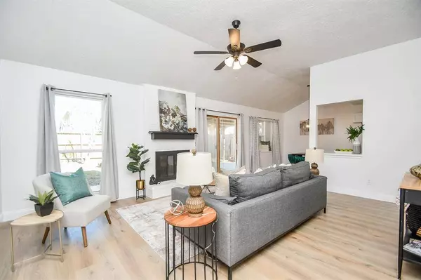 6131 France LN, Pasadena, TX 77505