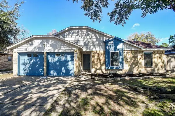 6131 France LN, Pasadena, TX 77505