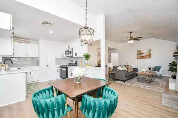 6131 France LN, Pasadena, TX 77505