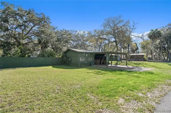 2225 S Gulfwater PT, Crystal River, FL 34429