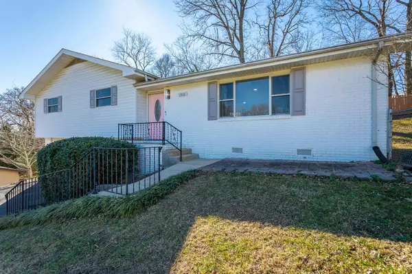 1332 Michael Ln, Hixson, TN 37343