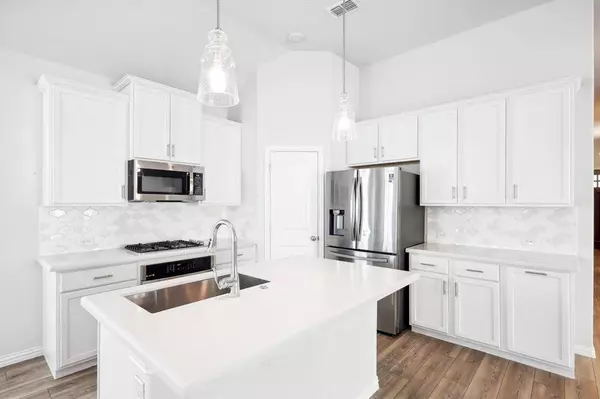 612 Lamp Post Lane, Argyle, TX 76226