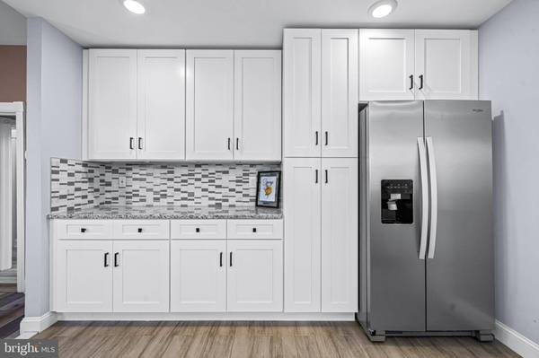 334 SPRUCE AVE, Maple Shade, NJ 08052