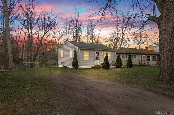 10480 KENRICH Drive, Brighton, MI 48116