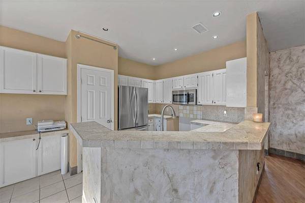 4132 Maryanne Place, Haltom City, TX 76137