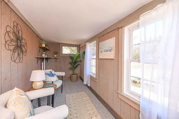 15 Sunset Dr, Newbury, MA 01951