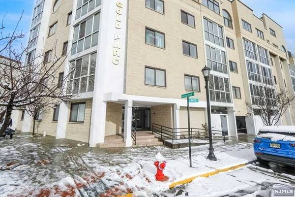 200 Paterson Plank Road #304, Union City, NJ 07087