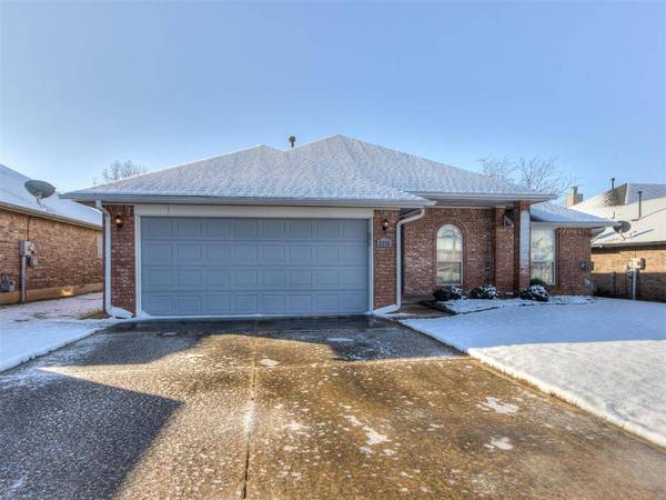 2216 NE 4th Street, Moore, OK 73160