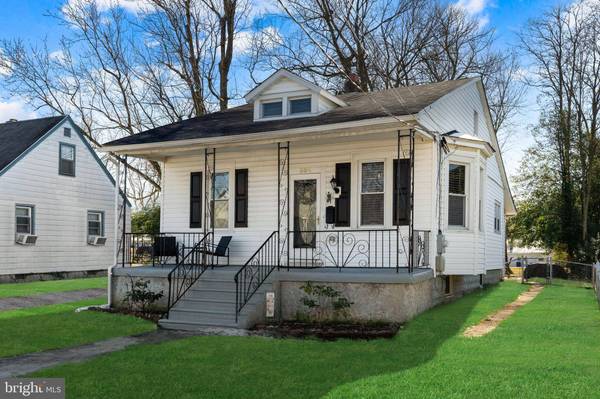 334 SPRUCE AVE, Maple Shade, NJ 08052