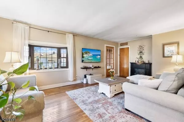 3 Degraw Ave, Clifton City, NJ 07013