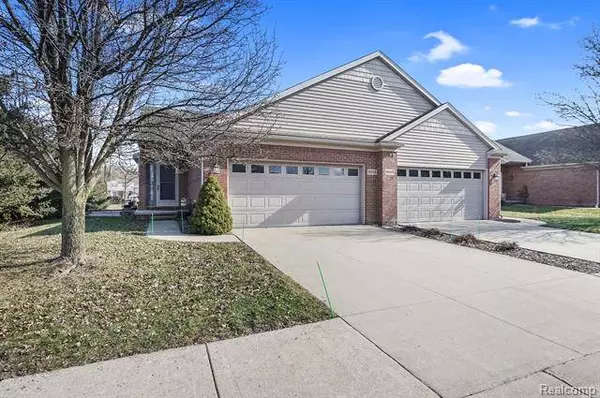 801 CHELSEA RIDGE, Howell, MI 48843