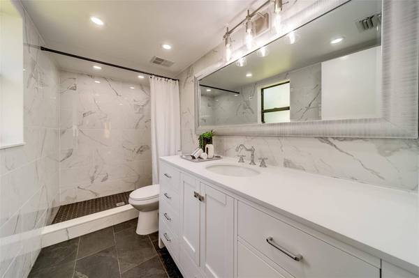 2561 ROYAL PINES CIR #14-D, Clearwater, FL 33763