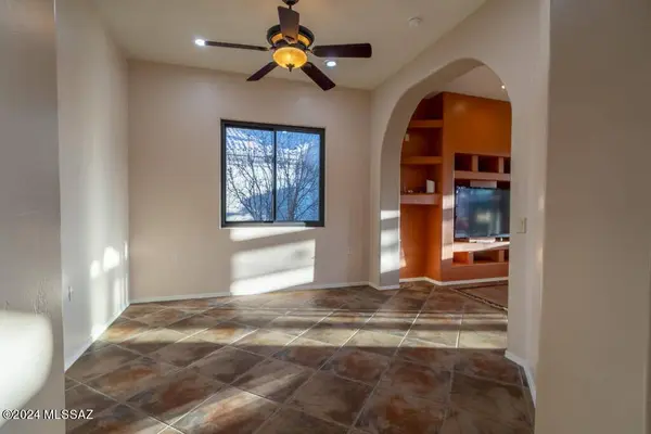 2229 W Escondido Canyon Drive, Green Valley, AZ 85622