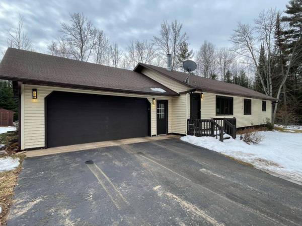 2030 PINEWOOD DR, Eagle River, WI 54521