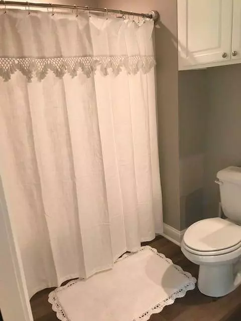 27 Cosmos, Hattiesburg, MS 39402