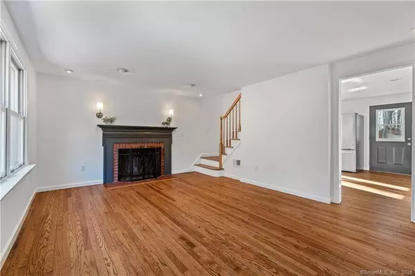 14 Aunt Park Lane, Newtown, CT 06470