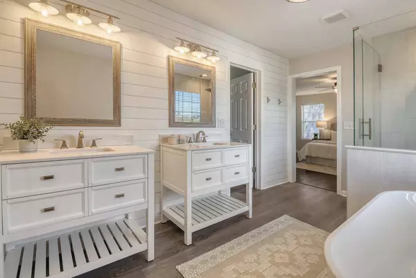 101 Marsh Hall Dr, North Charleston, SC 29418