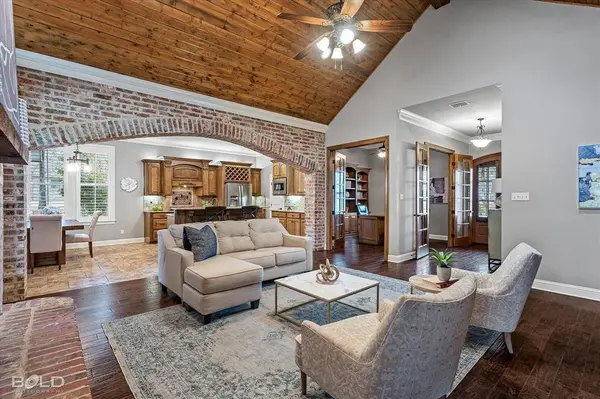 2876 Cypress Village Drive, Benton, LA 71006