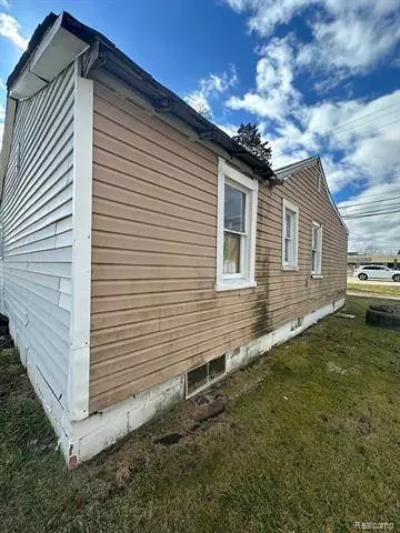 42892 DEQUINDRE Road, Sterling Heights, MI 48314