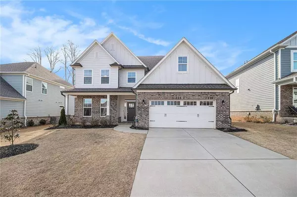 6829 Benjamin DR, Flowery Branch, GA 30542