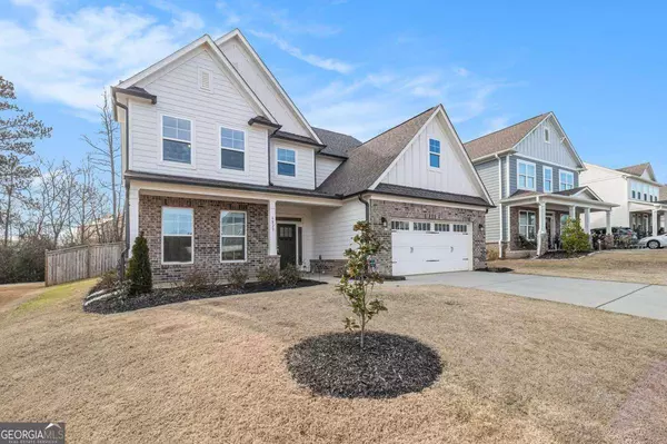 6829 Benjamin DR, Flowery Branch, GA 30542