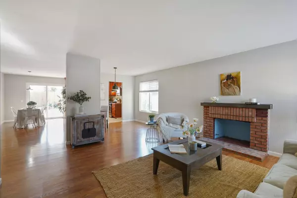 2428 Spring Oak Way, San Diego, CA 92139