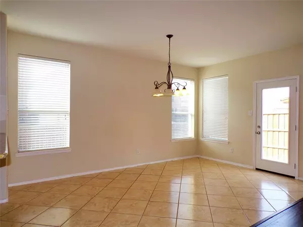 5201 Memorial Drive, Fort Worth, TX 76244