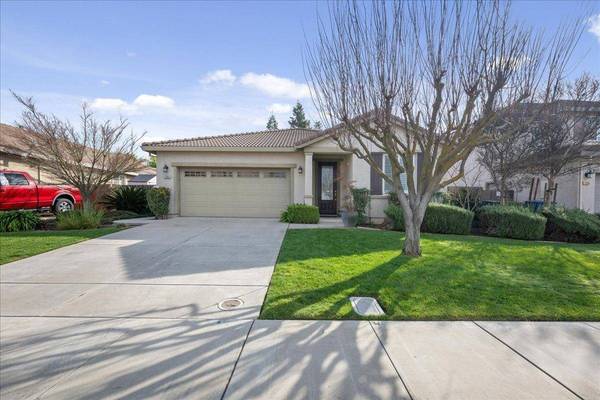 1582 Topiary DR, Manteca, CA 95337