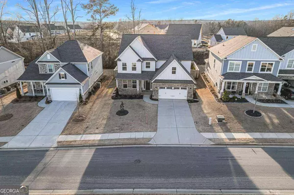 6829 Benjamin DR, Flowery Branch, GA 30542