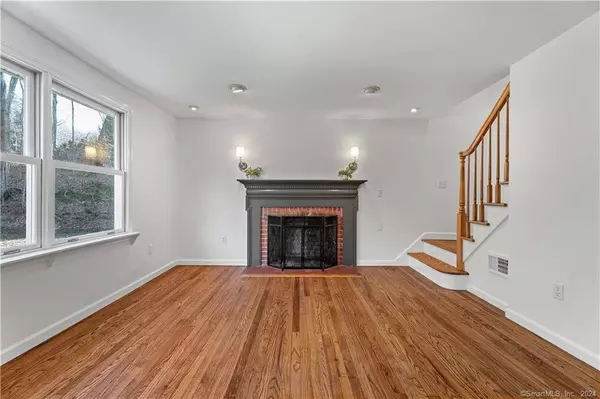 14 Aunt Park Lane, Newtown, CT 06470