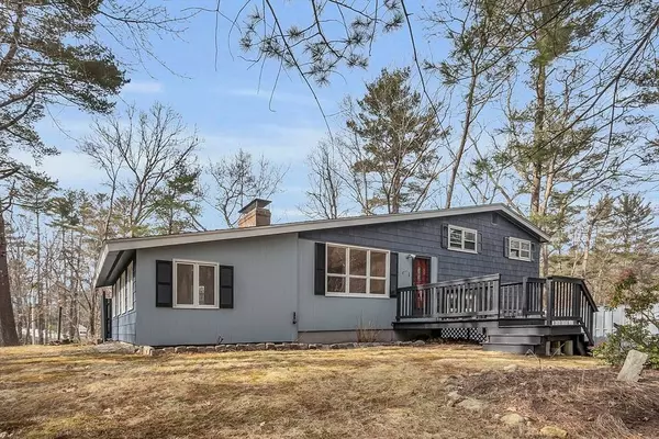 35 Gould Rd, Andover, MA 01810