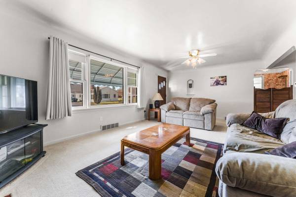 1500 N Beaver St, New Castle, PA 16105