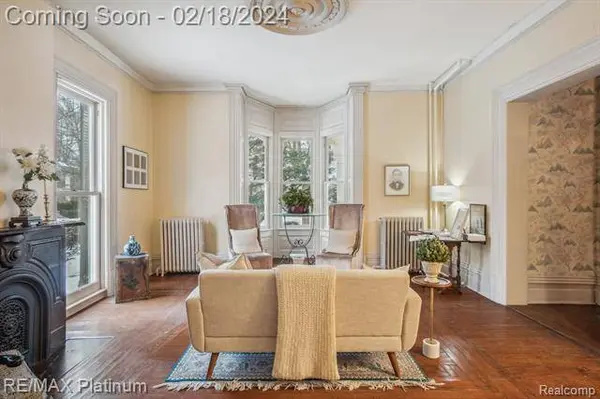 216 HIGGINS Street, Howell, MI 48843