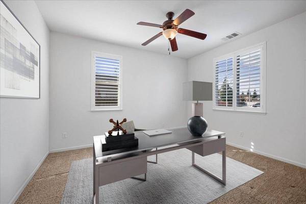 1582 Topiary DR, Manteca, CA 95337