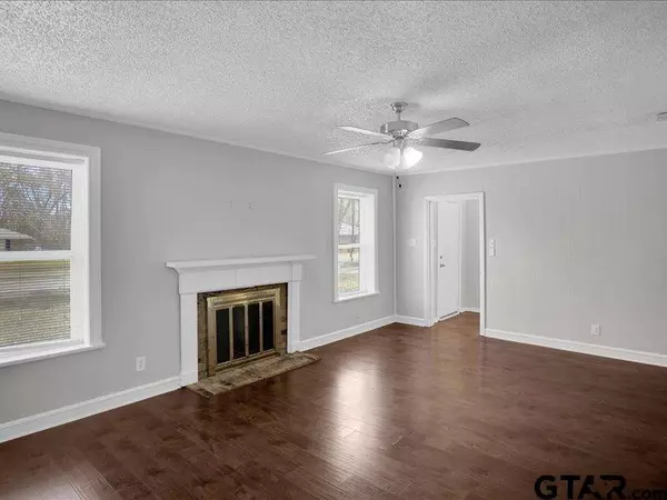 111 Gatewood Dr, Whitehouse, TX 75791