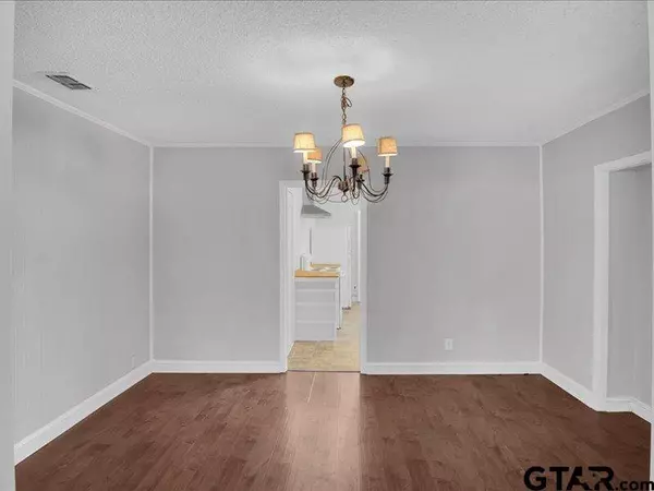 111 Gatewood Dr, Whitehouse, TX 75791