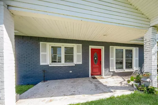 904 Herrington RD, Alvin, TX 77511