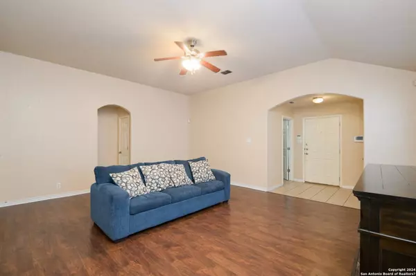 9434 INGLETON, San Antonio, TX 78245-1663