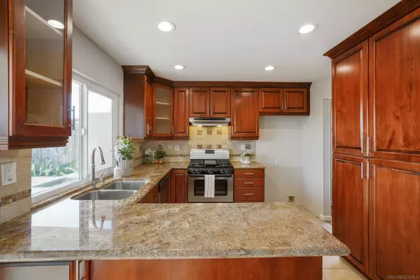 2428 Spring Oak Way, San Diego, CA 92139