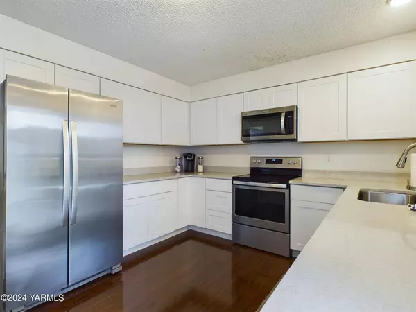 101 58th Ave # 17N, Yakima, WA 98908