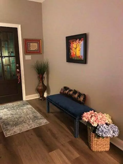 27 Cosmos, Hattiesburg, MS 39402