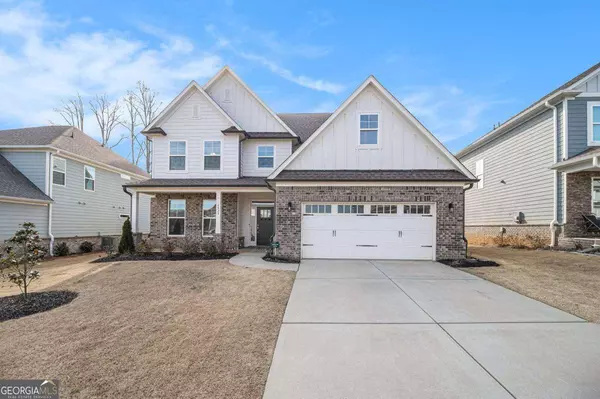 6829 Benjamin DR, Flowery Branch, GA 30542