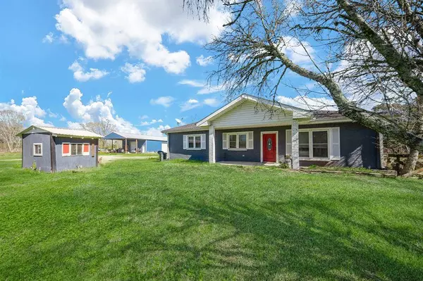 904 Herrington RD, Alvin, TX 77511